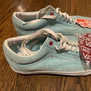 VANS - Chicago Windy City Clearwater Blue True White Shoes with Red Laces